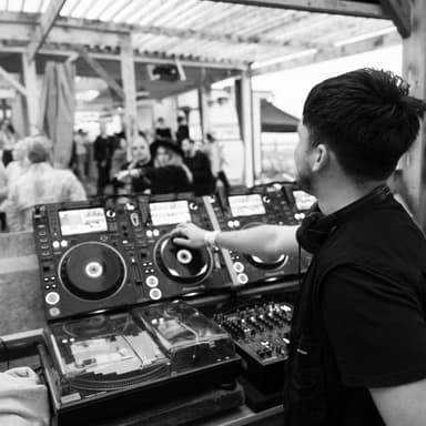 DJ Raz